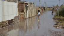 Imagen de Familias autoevacuadas, zanjones y calles anegadas en Neuquén: dónde llevar donaciones