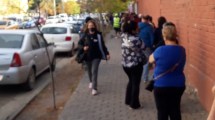 Imagen de Tres cuadras de fila en uno de los vacunatorios de Neuquén