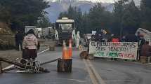 Imagen de «Alta tensión» y «zona liberada» denuncian los autoconvocados en el corte de Samoré