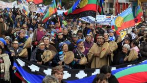 Repudian un manual escolar que omite al pueblo mapuche