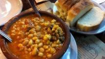 Imagen de ¿Hacés locro para el 25 de mayo? Aquí te dejamos dos opciones: tradicional y vegetariana