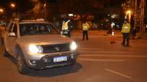 Imagen de Comenzaron los controles a quienes circulan durante la noche en Neuquén