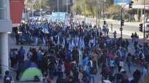 Imagen de Barrios de Pie levantó el acampe frente a un hiper de Neuquén