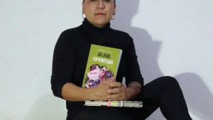 «Delirios compartidos», el libro que reúne las obras de teatro de Ely Navarro