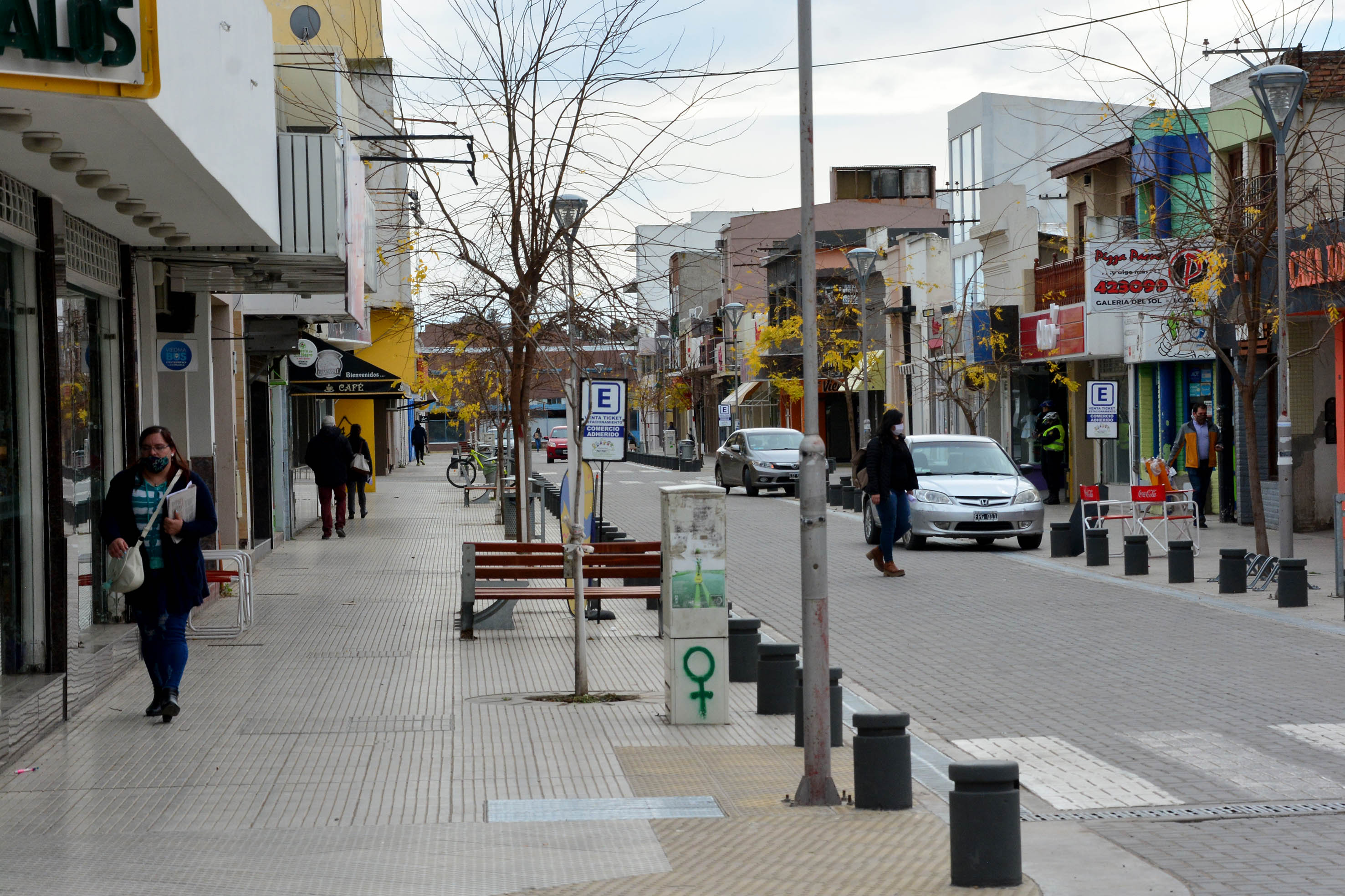 Se sugiere hacer las compras con anticipación. Foto: Marcelo Ochoa.