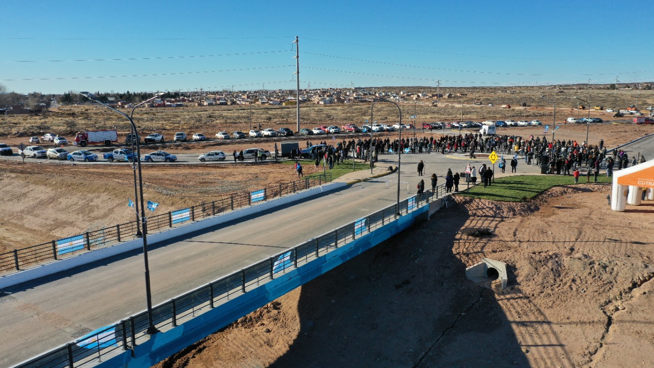 El puente comunicará la zona rural de Monte Hermoso con la urbana. Se bautizó "El Aluvión en homenaje a las víctimas de esa tragedia (Gentileza)