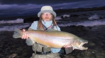 Imagen de Una gran trucha, un pescador audaz y la Boca del Limay en un relato memorable