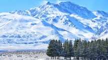 Imagen de Salió el sol después de la nevada y mirá cómo brilla el norte neuquino