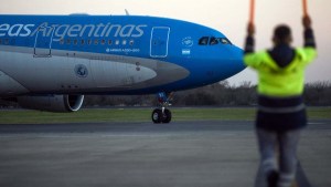 Llegó otro vuelo de Aerolíneas desde China con más de 760 mil dosis de Sinopharm