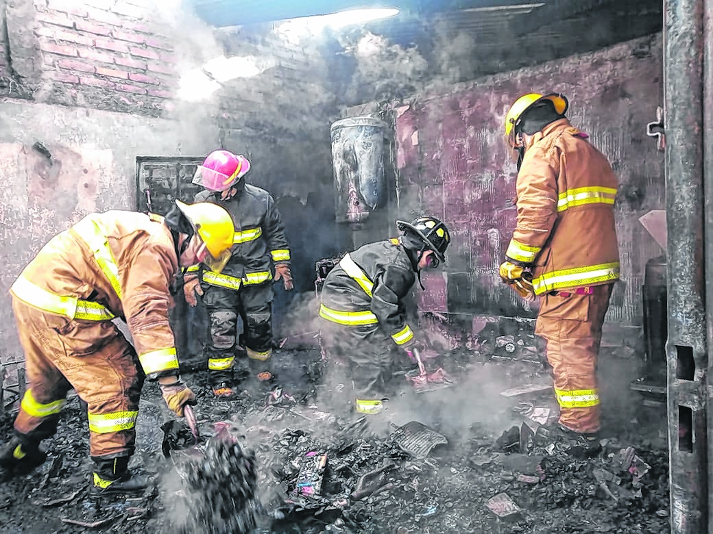 Un vecino de la zona perdió todo en un incendio que ocurrió el mes pasado. El siniestro se generó por un cortocircuito. 