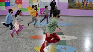 Fin del receso invernal: 460.000 alumnos vuelven el lunes a clases en Neuquén y Río Negro