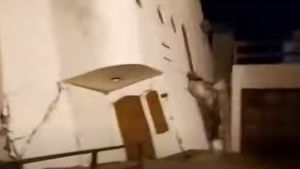 Video: el impresionante derrumbe de una casa en Mar del Tuyú