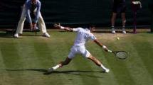 Imagen de Djokovic, intratable, avanza a paso muy firme en Wimbledon