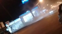 Imagen de Prendieron fuego en una estación de servicio de Centenario y huyeron