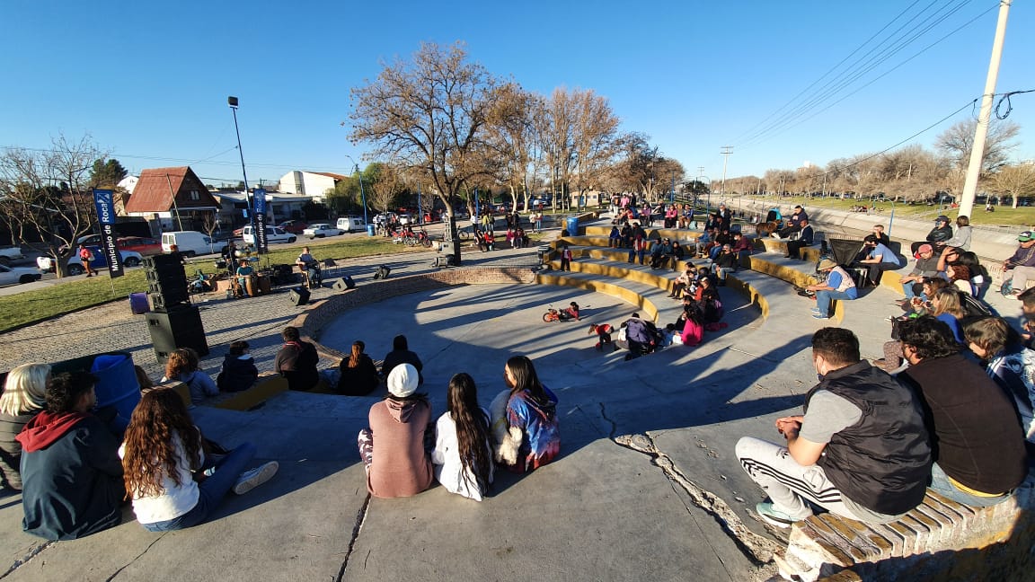 El paseo cultural y artesanal ofrece distintas propuestas durante el fin de semana.