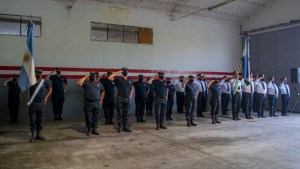 Sonó la sirena del cuartel central en Roca por la muerte de tres bomberos en Buenos Aires