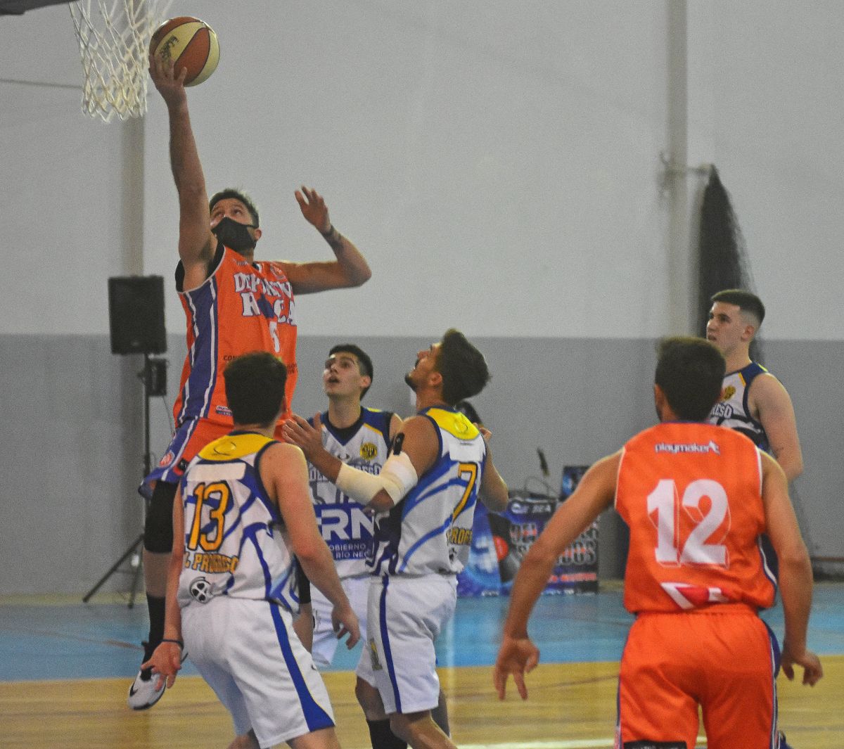 García Barros fue clave en la remontada del Naranja. (Fotos: Andrés Maripe)