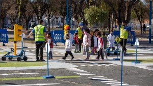 El CECI Rayito de Sol visitó la pista de educación vial en Roca