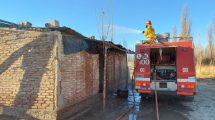 Imagen de Dos nuevos incendios en Vista Alegre: uno en pastizales y otro en una vivienda