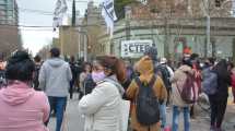 Imagen de Organizaciones sociales levantaron el tercer corte consecutivo en el puente Cipolletti-Neuquén