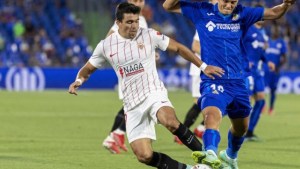 Acuña titular y gol sobre la hora de Lamela en la victoria de Sevilla