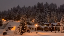 Imagen de Así es la operatoria del cerro Catedral tras la caída de nieve en Bariloche