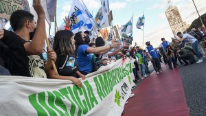 Los jóvenes se movilizaron contra el cambio climático y exigieron medidas urgentes