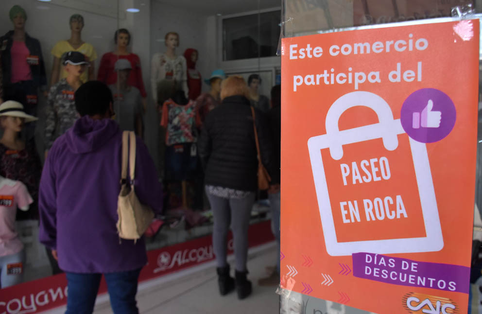 En esta edición de Paseo en Roca participan más de 100 comercios. (Fotos: Emiliana Cantera) 