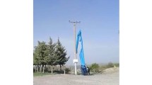 Imagen de El viento se llevó hasta la bandera de la plaza en Neuquén