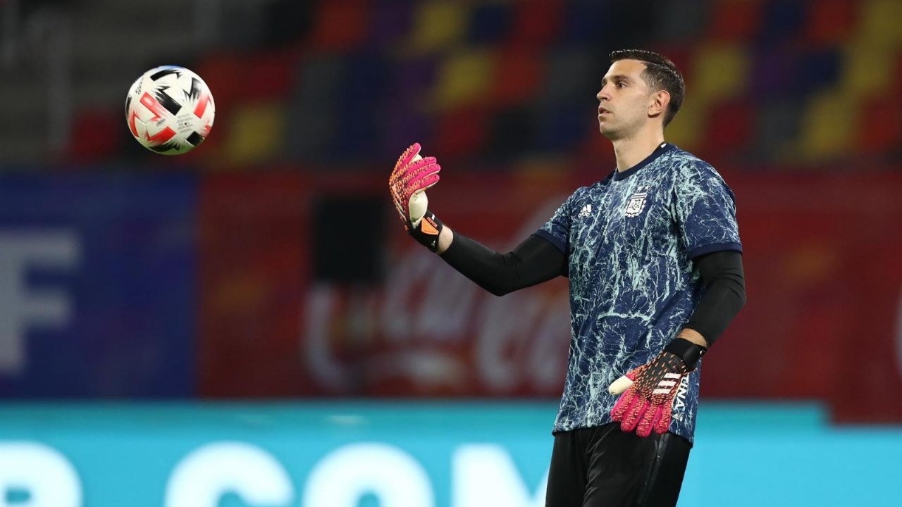 Emiliano Martínez, arquero del seleccionado argentino que juega en el Aston Villa inglés.