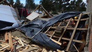 Unas 300 familias fueron afectadas por el temporal de viento en Bariloche