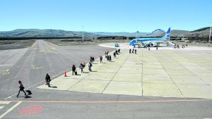 Críticas y descargos aterrizaron en el aeropuerto Chapelco