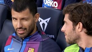 El imperdible show de Agüero en el banco de suplentes del Barcelona ante el Real Madrid