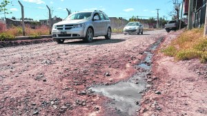 El barrio olvidado de Neuquén: viven a 30 cuadras del centro y no tienen cloacas, ni asfalto