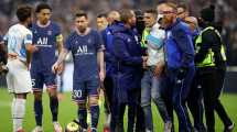 Imagen de El hincha que interrumpió a Messi en el clásico de Francia sigue detenido por una insólita razón