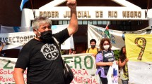 Imagen de Manifestación y movilización a favor de Aranea, acusado de usurpación en Viedma