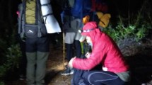 Imagen de Un grupo de Neuquén caminó 18 horas en la montaña durante el temporal de viento hasta que los rescataron