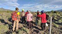 Imagen de Rescataron a cuatro personas en el Lago Huechulafquen encalladas por el viento