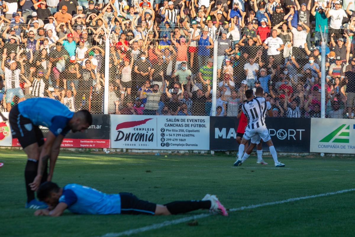 El gol de Taborda le dio a Cipo el pase a cuartos. (Foto: Juan Thomes)