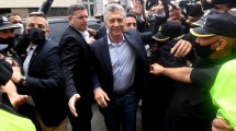 Imagen de Macri pidió disculpas por tirar el micrófono de C5N y dijo que fue «un acto reflejo»