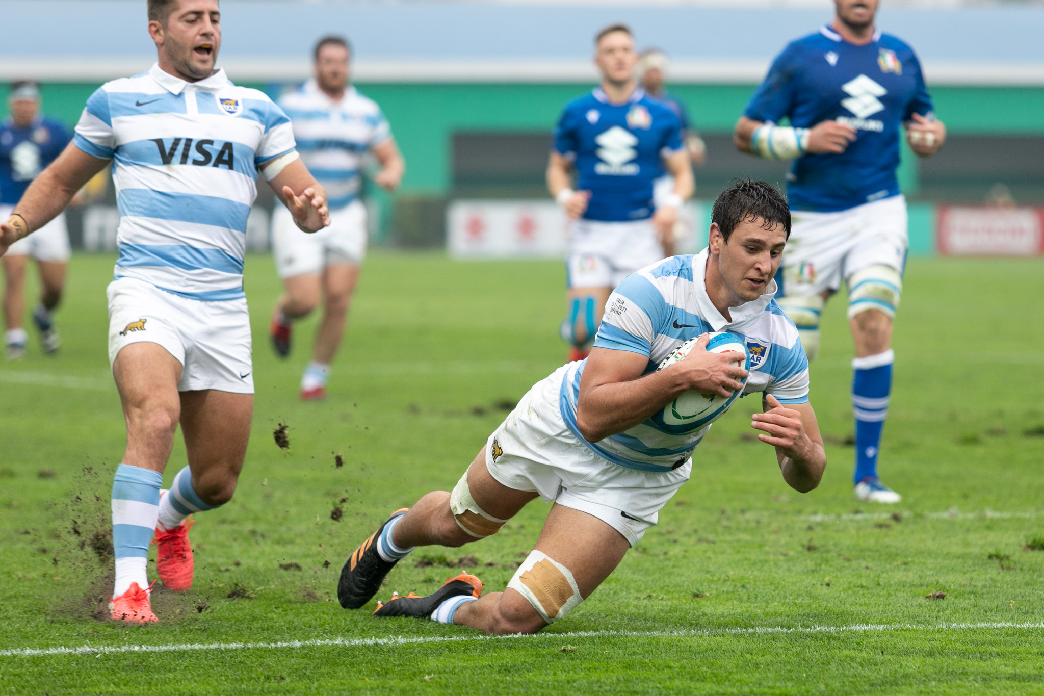 Los argentinos llegaron varias veces al ingoal rival para derrotar a Italia. 