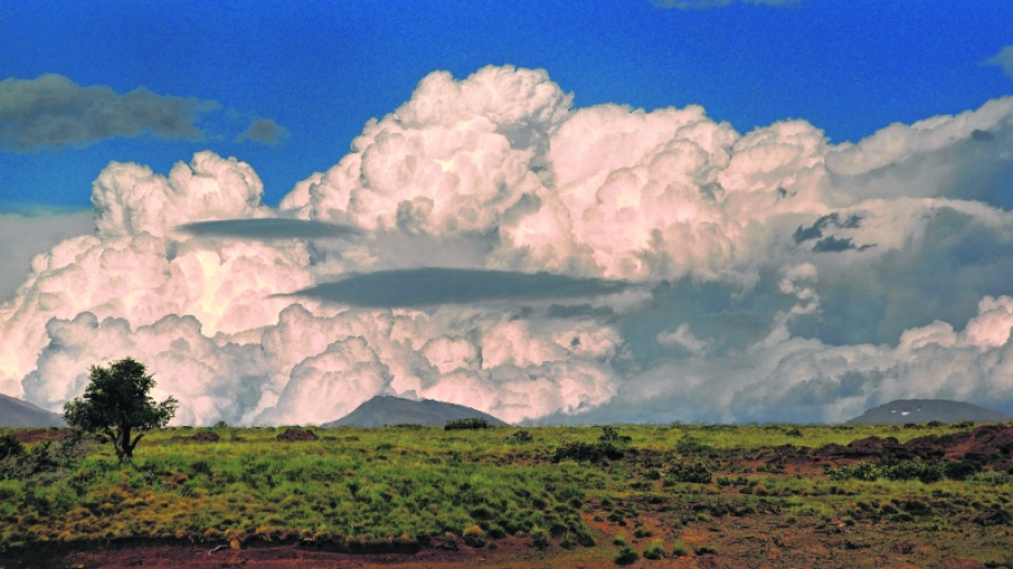 Se esperan tormentas secas con actividad eléctrica en toda la región para esta semana. 