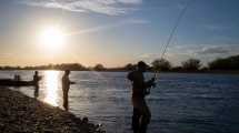 Imagen de Salidas a Aluminé, Chile y Limay Medio: mirá los premios que podés ganar en el torneo de pesca con mosca en Neuquén