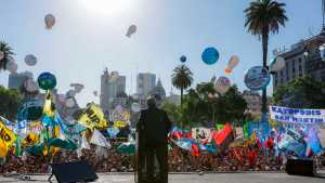 El oficialismo prepara un acto y llama a «reventar la Plaza de mayo» el 10 de diciembre