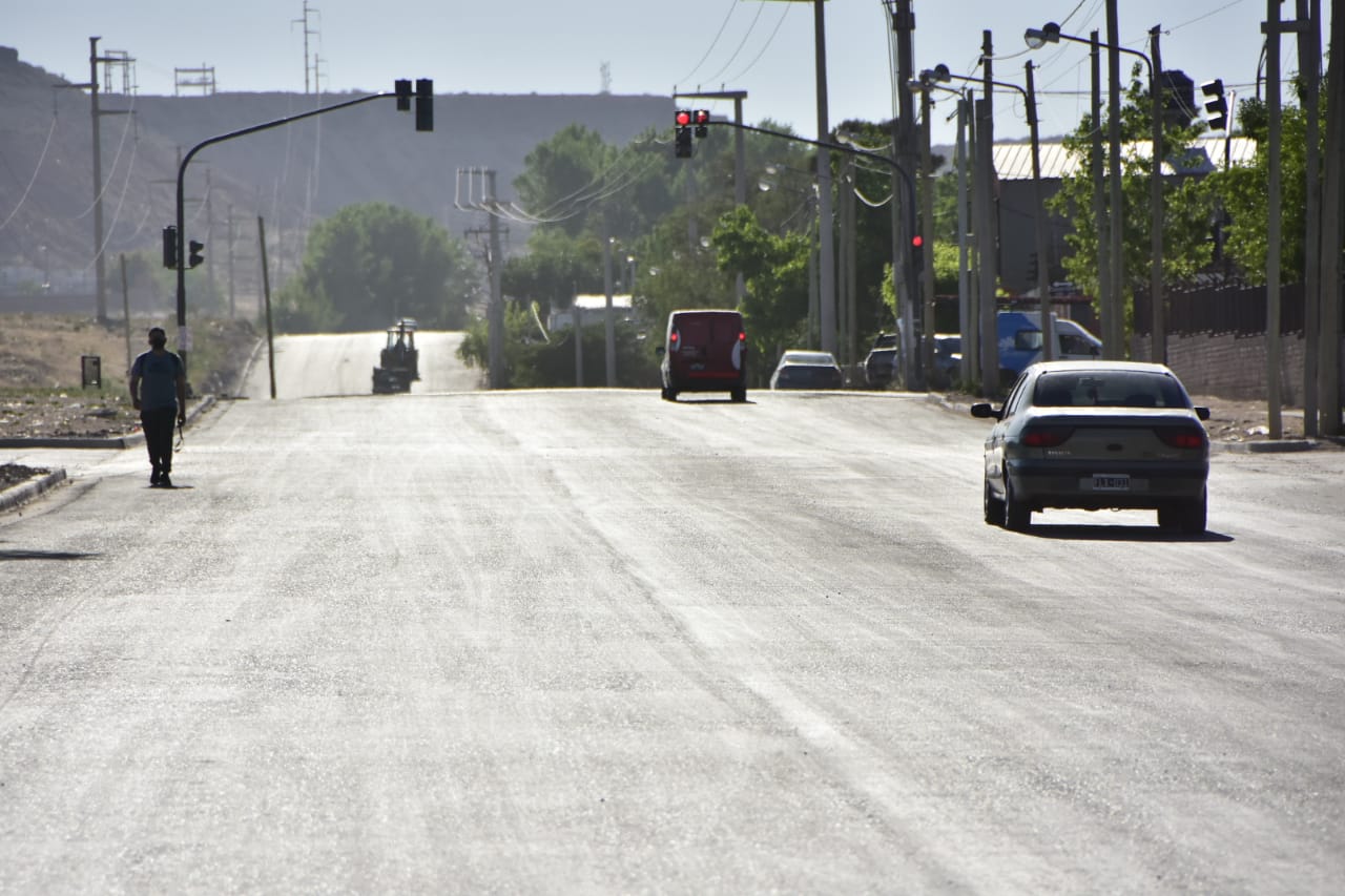 Se inauguró hoy el último tramo de 9 cuadras de la calle 1 de enero en Gran Neuquén norte (foto gentileza)