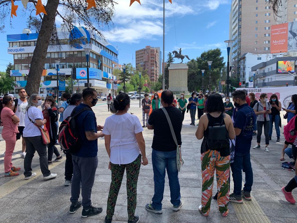 Autoconvocados de Salud realizaron una asamblea en el Monumento a San Martín. Foto: Gentileza