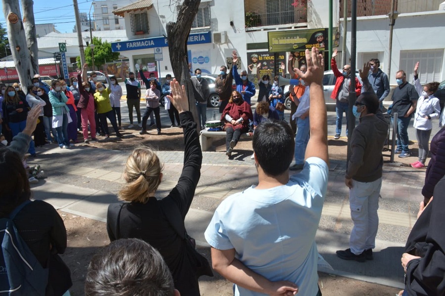 El gremio hizo asambleas en la capital y el interior de Neuquén. Foto: Yamil Regules.