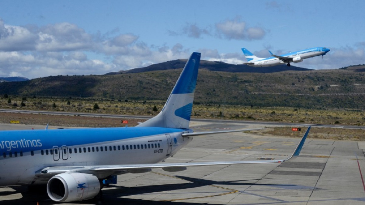 Aerolíneas Argentinas suma un nuevo destino internacional desde el aeropuerto de Bariloche. Archivo