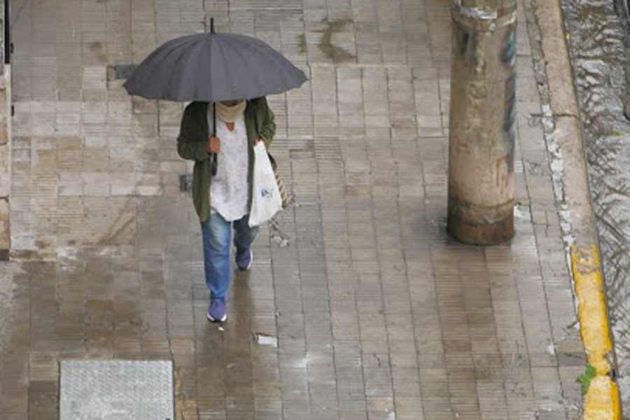 Los chaparrones podrían ser localmente intensos e intermitentes en la región.-