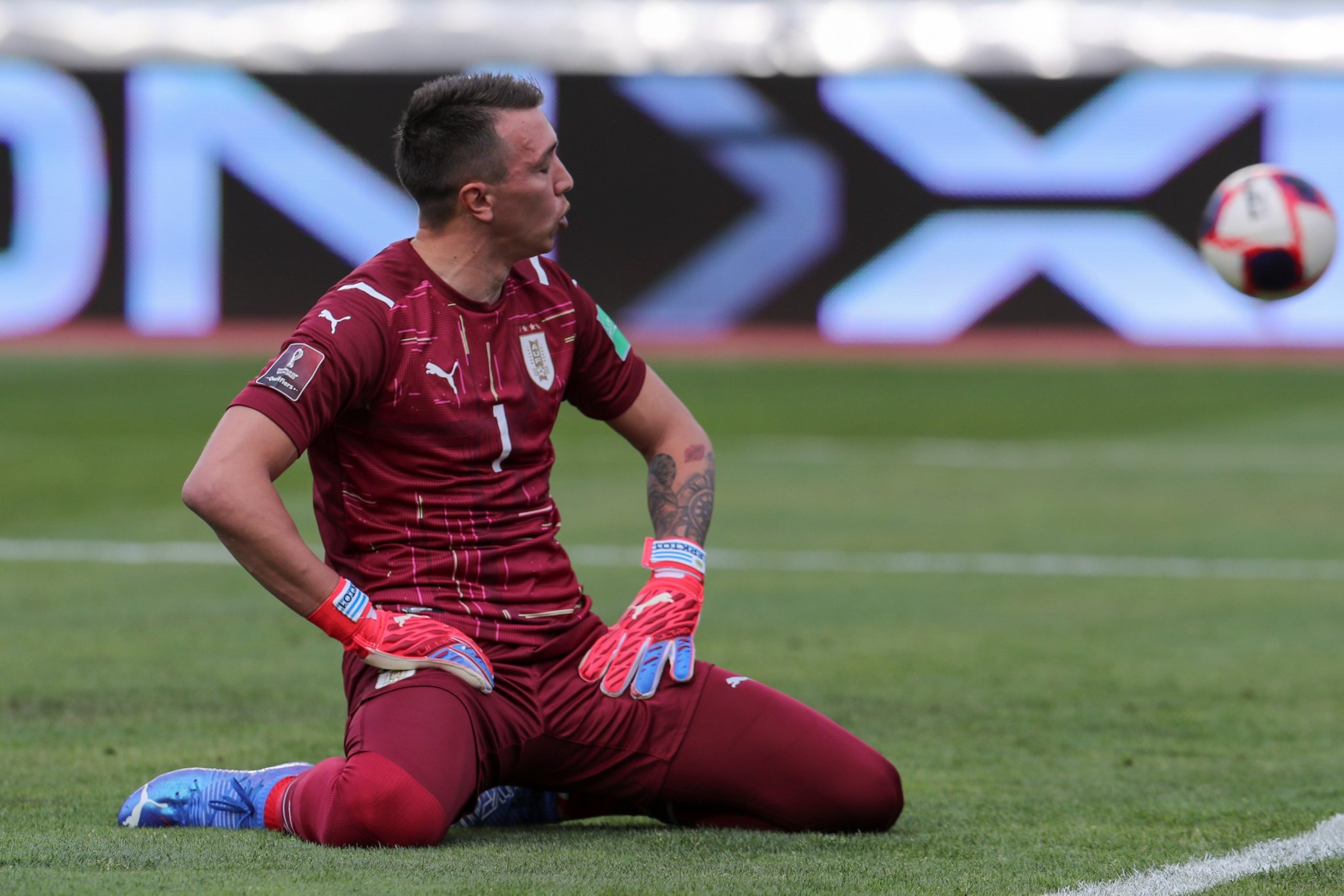 El gesto de Muslera después del segundo gol. La frustración del arquero de Uruguay. 